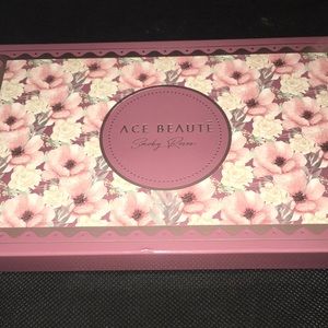 Ace Beaute Eyeshadow Palette